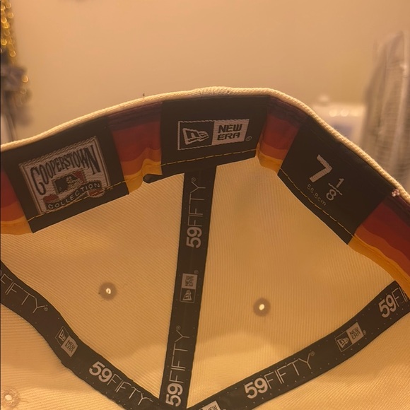 New Era White Fitted Cap with Embroidered Logo - Picture 6 of 7